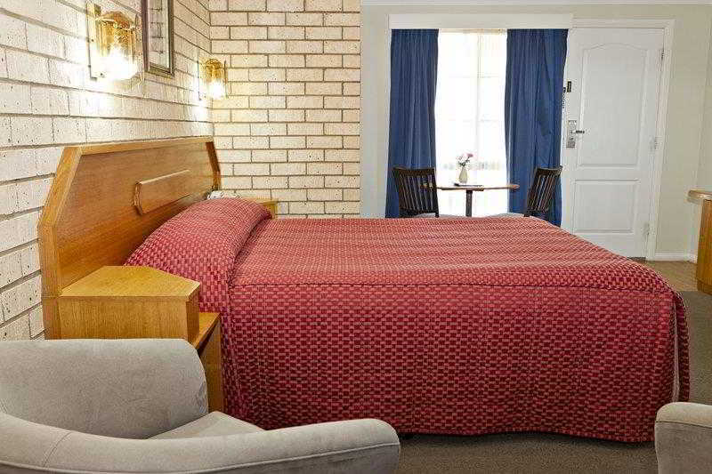 Hilltops Retreat Motor Inn Young Kamer foto