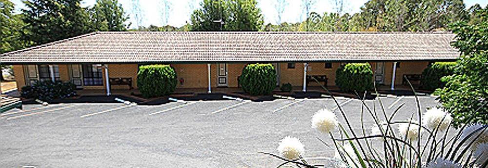 Hilltops Retreat Motor Inn Young Buitenkant foto