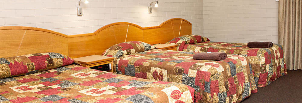 Hilltops Retreat Motor Inn Young Buitenkant foto
